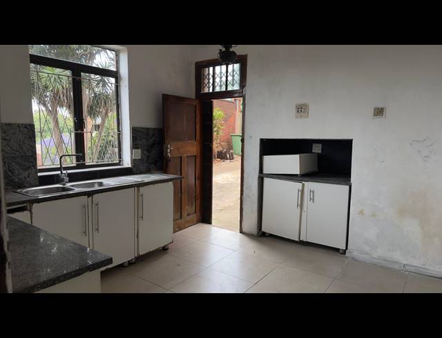 4 BEDROOM FREESTANDING FOR SALE IN WINDERMERE